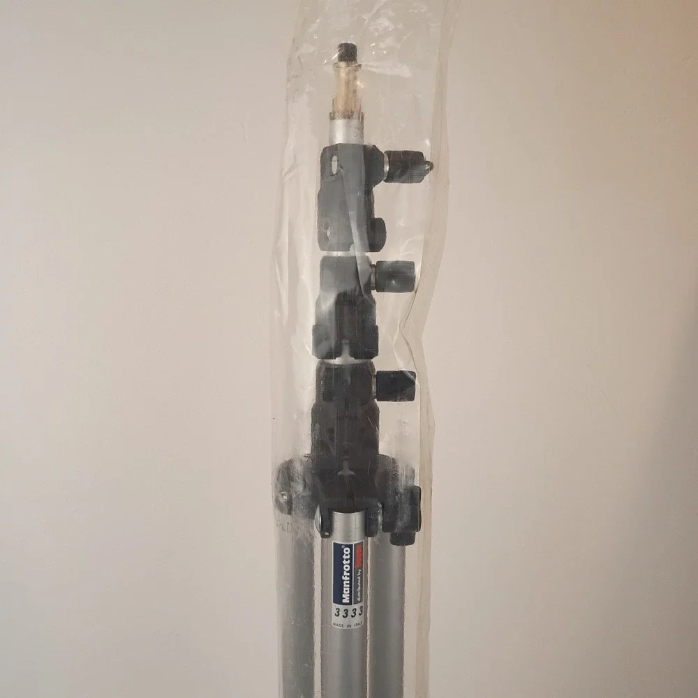 Manfrotto Bogen - Italy- 3333 Tripod - Professional Light Excellent Telescoping - Picture 3 of 5